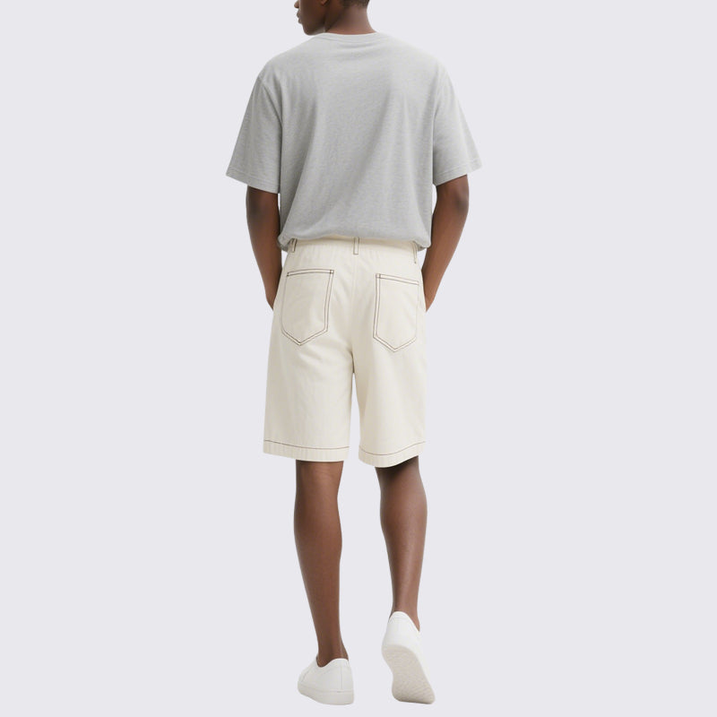 Men's Casual Shorts Are Simple in Design