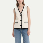 Classic Black and White Contrasting V-Neck Sleeveless Top