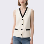 Simple and Capable Off-White Contrasting V-Neck Sleeveless Vest
